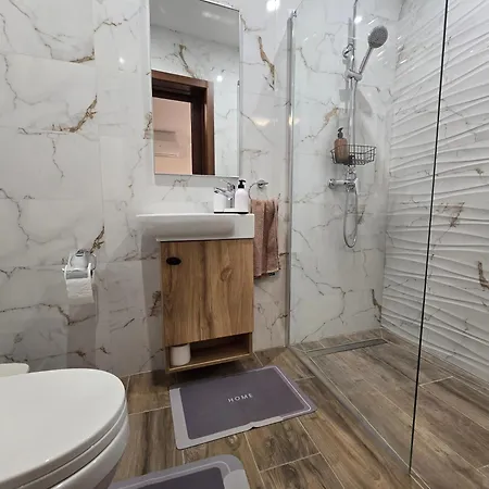 Apartamento Serenity Suites No 5 *